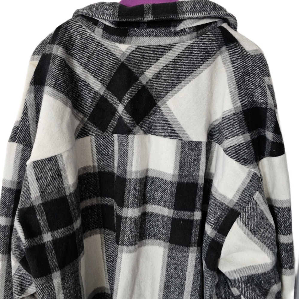 **SOLD** Black and White Plaid Shacket NWT - Picture 7 of 10